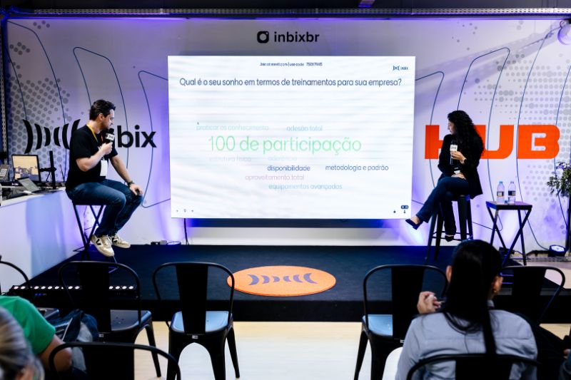 Comparação entre base de conhecimento digital e documentos POPs impressos em ambiente corporativo