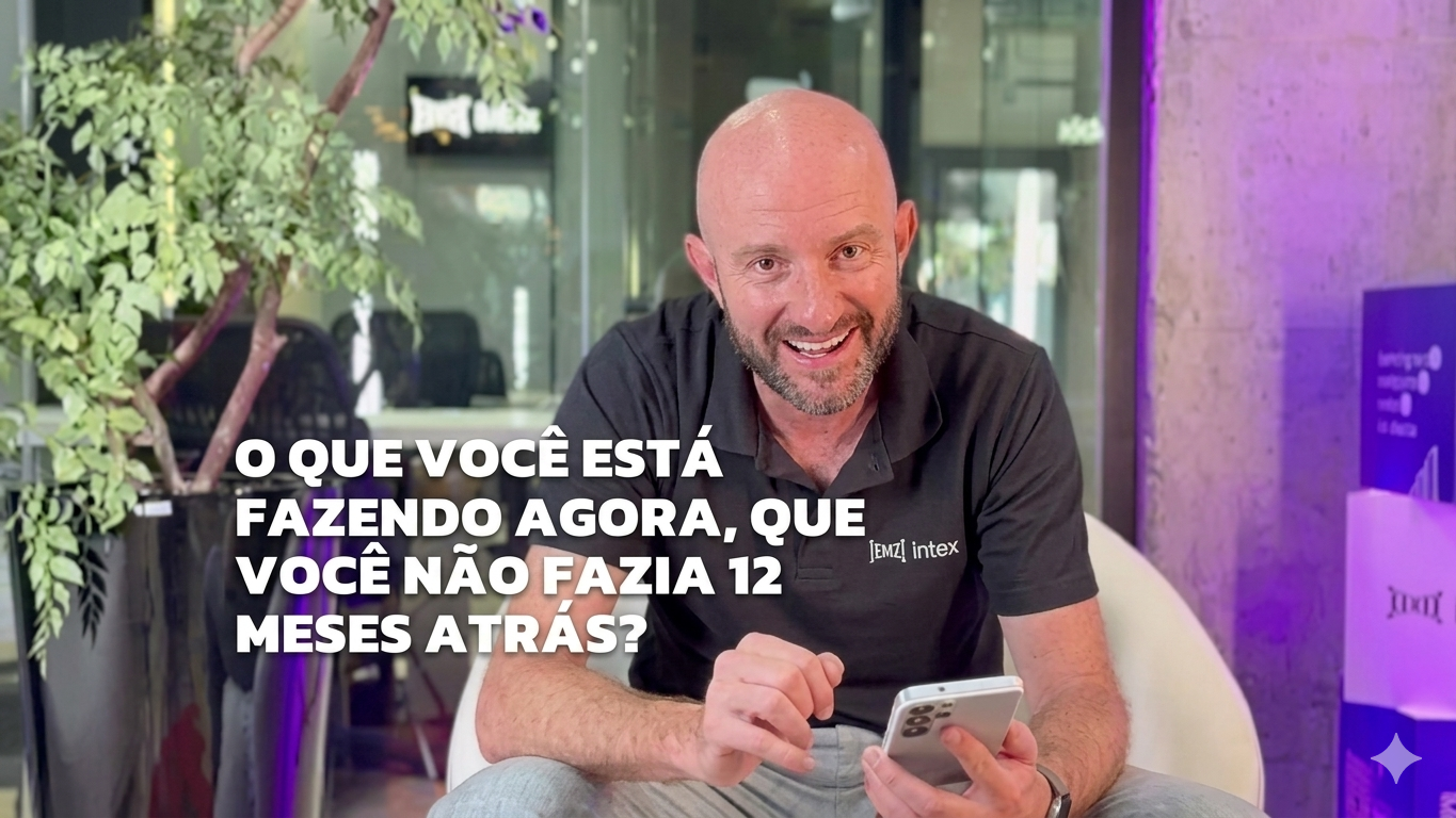 Linha do tempo digital mostrando evolução da aprendizagem corporativa até 2026
